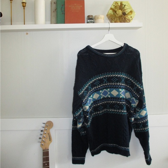 Cozy Geometric Knit Sweater - Picture 2 of 3